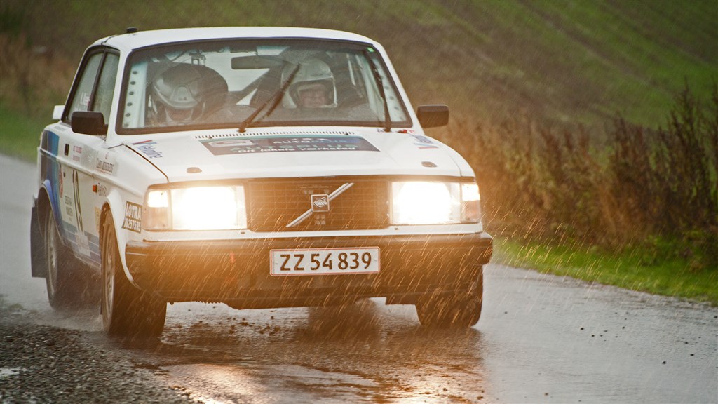 Det våde Rally Midtjylland førte til en flot 3. plads i DM i mini rally til Kurt Mejer og Vagn Åge Hansen
(Foto: Rallypics.dk - Viggo Johansen)